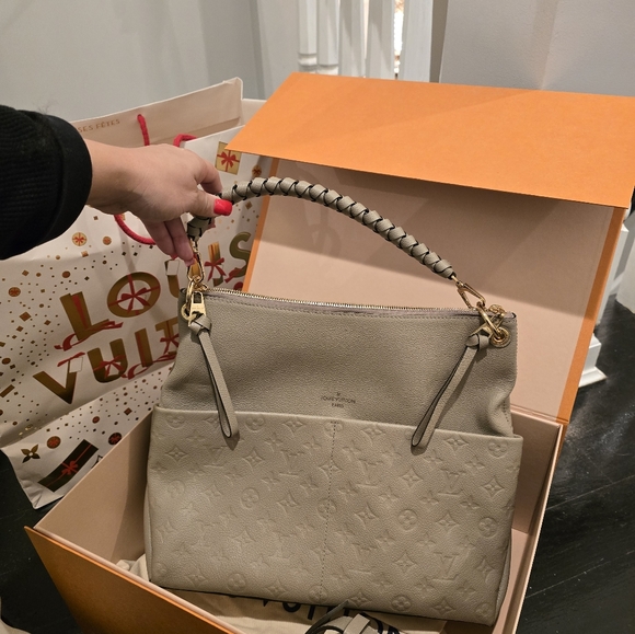 Louis Vuitton BRAND NEW Authentic Maida Beige Handbag - Picture 11 of 16